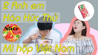 2 Anh em Háo Hức Thử Mì hộp Việt Nam