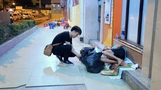 Cảm Động Giúp Đỡ Người Vô Gia Cư Việt Nam - Cook for the homeless