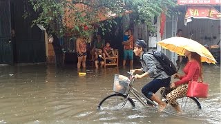 Cận cảnh mưa lũ Hà Nội Ngày 22-09-2015