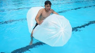 NTN - Thử Bơi Cùng Túi Ni Lông Khổng Lồ ( Swim with Plastic bags )