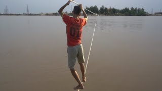NTN - Thử Thách Đi Trên Dây Qua Sông (Walking across the river on a rope challenge)
