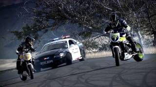 INCREDIBLE!!!!!!!!!!!! Police chase bikes, incredible drifting  HD
